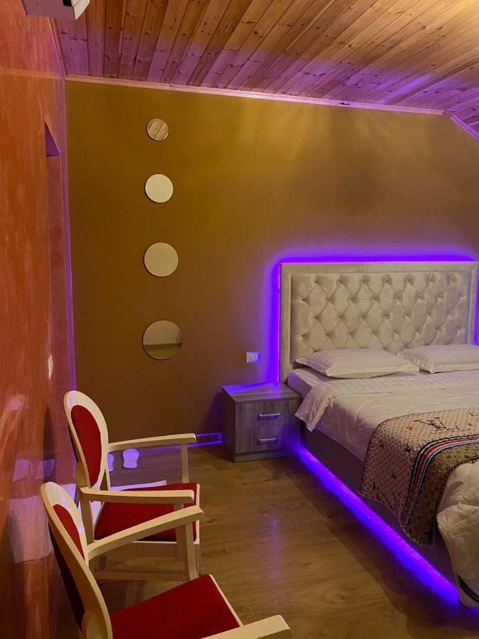 Hotel Demokracia Fushe-Arrez Exteriér fotografie