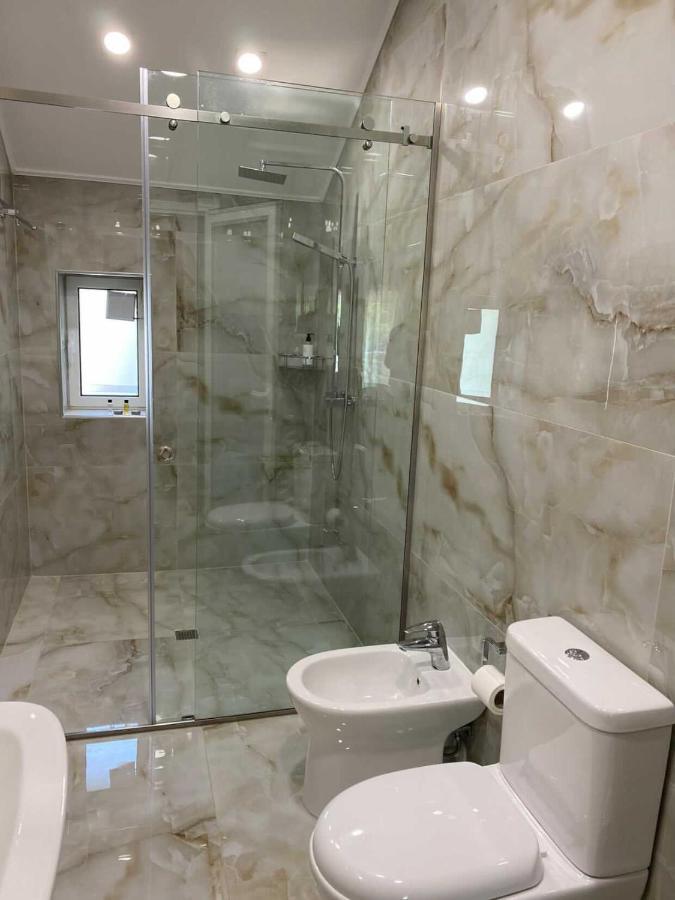 Hotel Demokracia Fushe-Arrez Exteriér fotografie