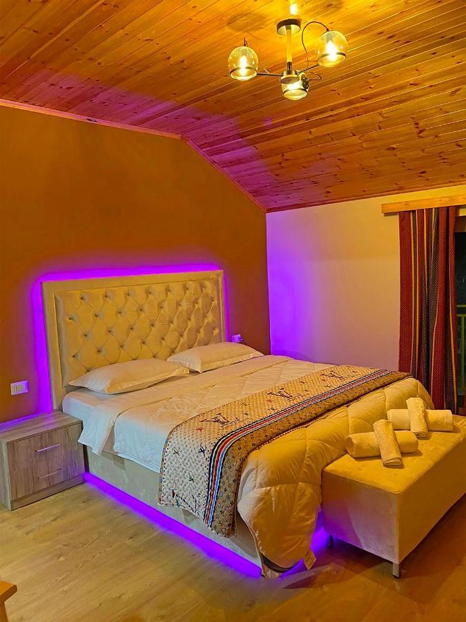 Hotel Demokracia Fushe-Arrez Exteriér fotografie